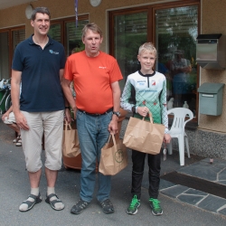 Kansallisen kisan kärkikolmikon kuvasta näkyy, ettei tässä lajissa ratkaise ikä, koko eikä fyysinen kunto.